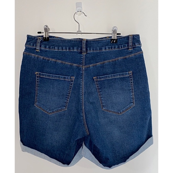Blue shorts size 14 - Picture 2 of 5